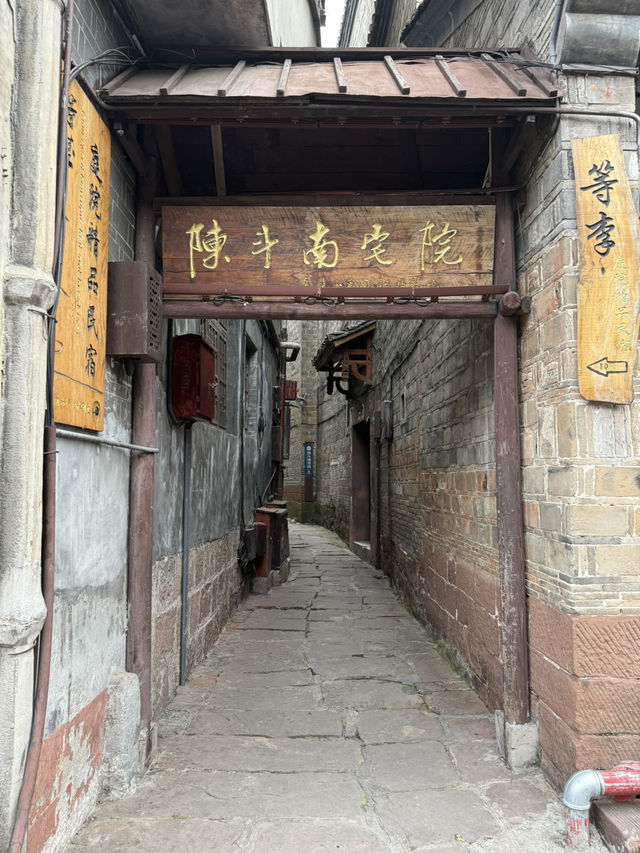 🌞 凤凰古镇白日风光｜光影里流淌着千年故事 🌿