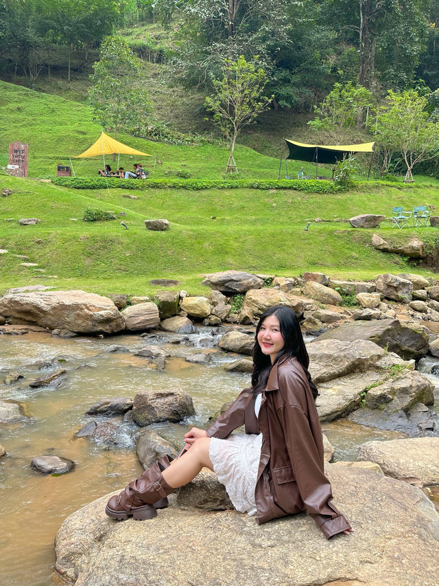🍃คาเฟ่สไตล์แคมป์มีน้ำตกอลังมาก🤩