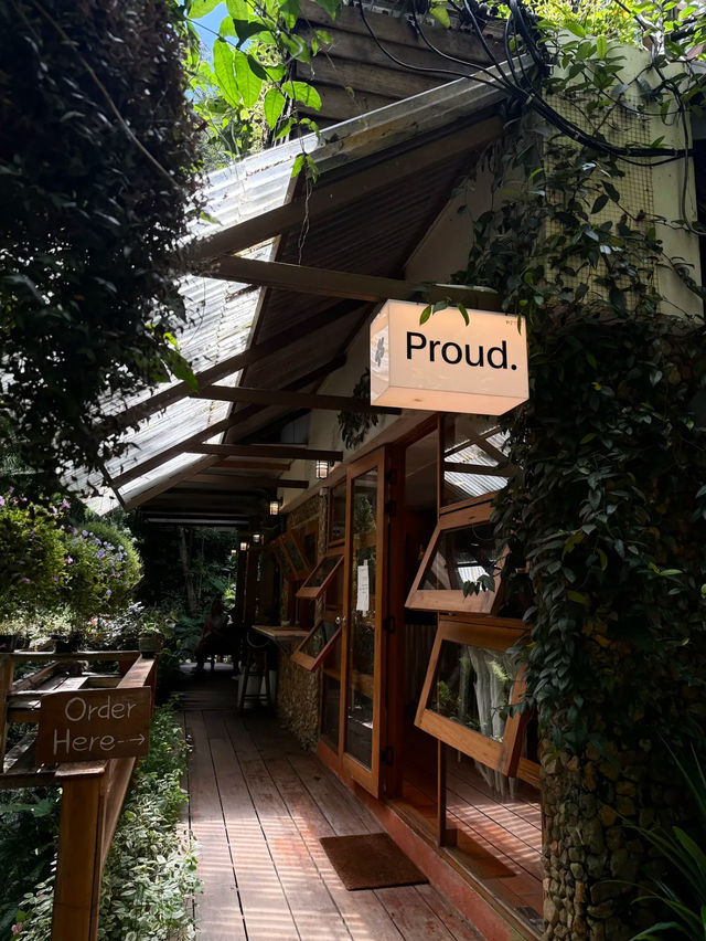 ProudProudProud คาเฟ่แม่กำปอง 🌳🌸