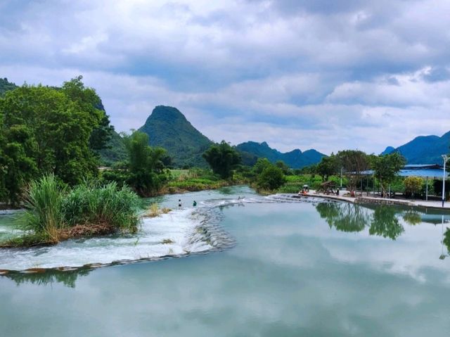 九浪花瀑布風景區