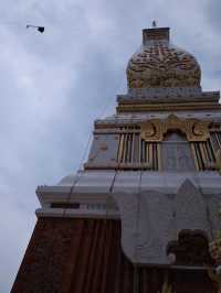 ชวนไปสักการะสิ่งศักดิ์สิทธิ์แห่งนครพนม