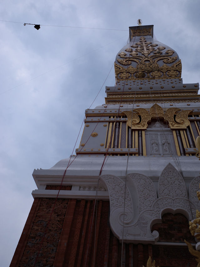 ชวนไปสักการะสิ่งศักดิ์สิทธิ์แห่งนครพนม