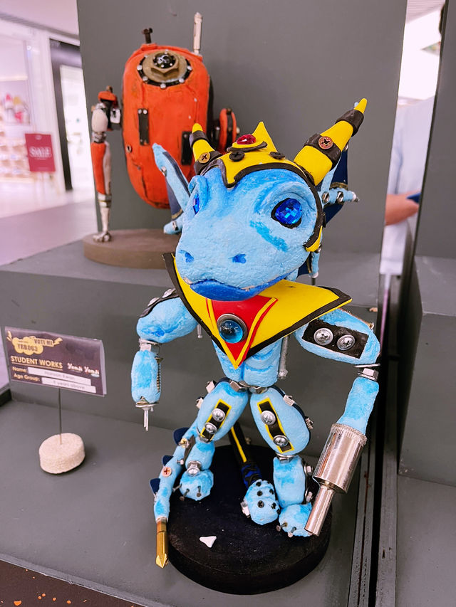 1 Utama: Must-Visit Mall for Shopping and the Amazing Clay Robots Exhibition