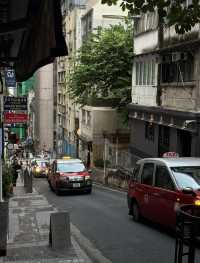 ถนนคนเดินสุดอาร์ต “Hollywood Rd”