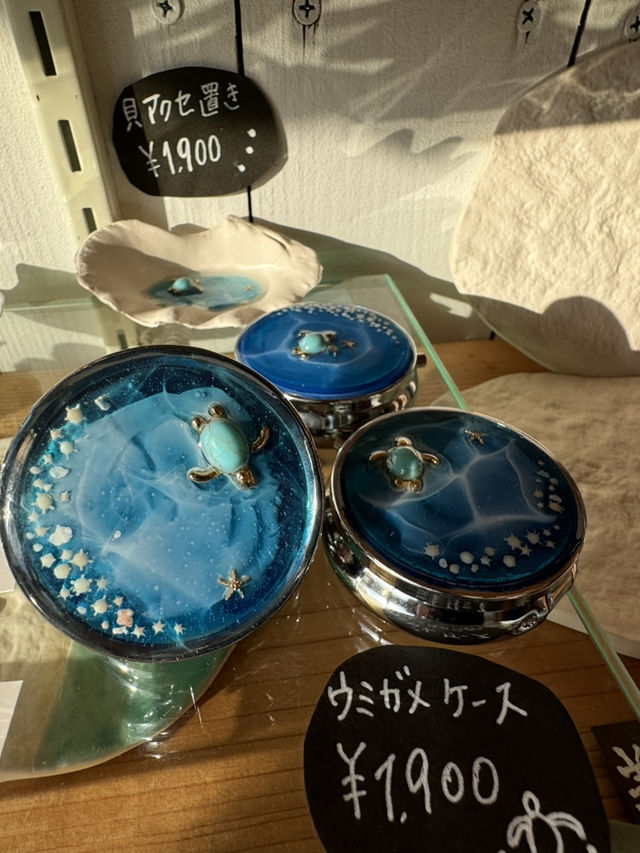 沖繩齋場御嶽周邊｜從聖域到市集的轉身：小物商店裡的祈願與生活之美