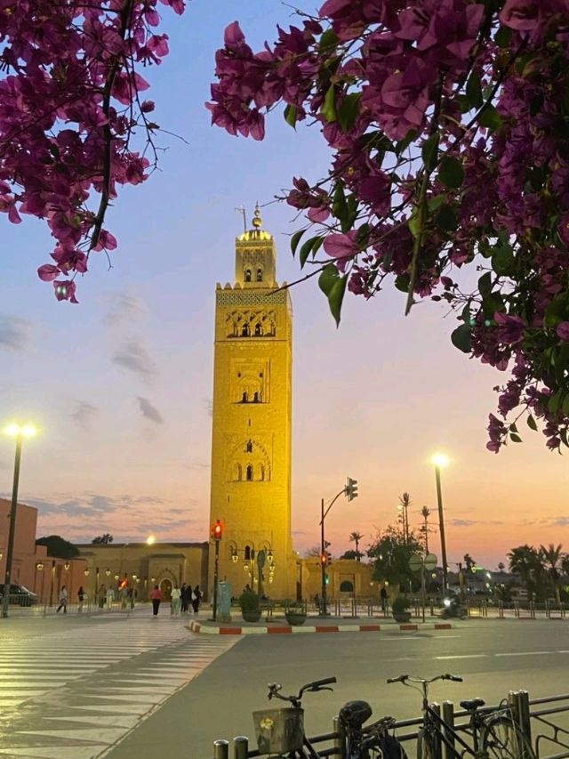 Marveling at Marrakech's Koutobia Mosque! 🕌