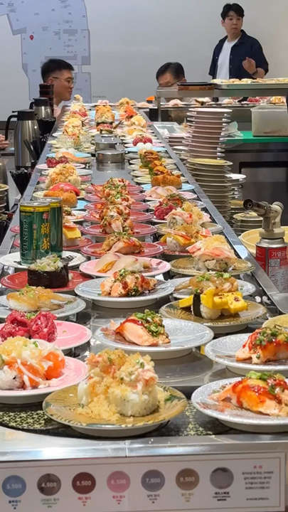 Lotte department Food Court is the best food court in Seoul, South Korea based on quality and service. Located in the Lotte World complex, it includes a theme park, shopping mall, and hotel, the food court offers a diverse range of international cuisine, from traditional Korean dishes to Chinese, Japanese, Italian, and American options. The food court is known for its affordable prices, generous portions, and service. Some popular stalls and dishes to try include: ·Korean-style ginseng chicken hot bowl rice at Onban ·Spicy rice bowls and noodle soups at Sobaeksan •noodles with blackbean sauce at Mandabok •hot stone bibimbap at Hankookjip •Itaewan beef noodle at Wooyukmien •bibim cold noodles at Bon Pi Yang •conveyer belt sushi at Sushikase •shabushabu at Shabu Cuisine How to order: 1.Get a seat 2.Check the menu 3.Fill out the order sheet 4.Hand it to cashier 5.Go to your seat with the buzzer and wait, the server will find you Note: you can’t cancel/change after payment and you can just leave dishes on table after finishing 📍 Lotte Department Store Main Store 81 Namdaemun-ro, Jung-gu, Seoul Best food court in Seoul Korea Lotte department store Myeong Dong #seoulfoodguide #seoul #koreafood #koreafood #seoultravel #foodcourt #traveltips #koreafoodie #koreastyle #bestfoodcourt #lottedepartmentstore #seoulfoodie#seoulspots