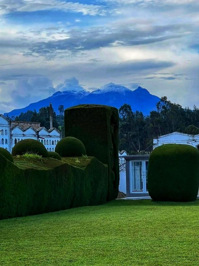 🌿 Tulcán Cemetery Gardens – Where Art and Nature Rest in Harmony