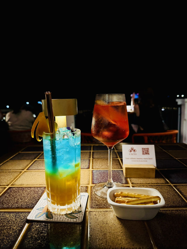 🌃 Ending the Day with a View at Cielo Rooftop Bar