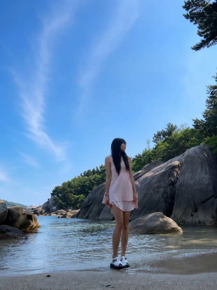 강원도 양양 바다 앞에 자리한 휴휴암 쉬고 또 쉬어가는 느낌이 드는 곳이었어요 🤍 