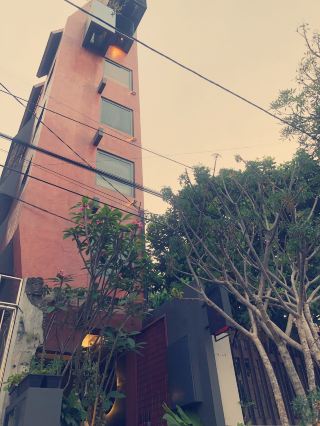 Smallest Hotel with a cute lift just fit for 1 person below 80kg
