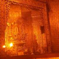  Gold Pagoda and Sacred Relics of The Boddha