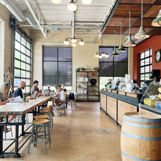 미국 알렉산드리아 현지인 커피 맛집☕️ 스윙스 커피