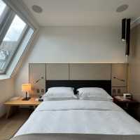 現代建築のスタイルを融合させたConservatorium Hotel