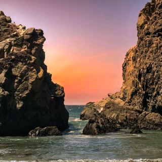 Pfeiffer Big Sur State Park 海灘 - 🏖️  加州的隱藏瑰寶，自駕遊的完美目的地！