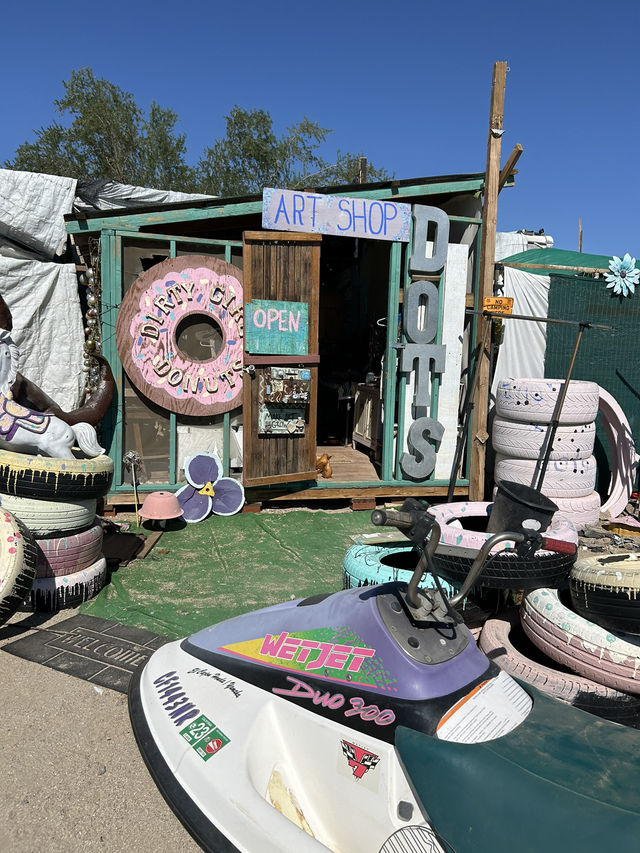 🌵アメリカ最後の自由地？🇺🇸【スラブ・シティ（Slab City）】とは