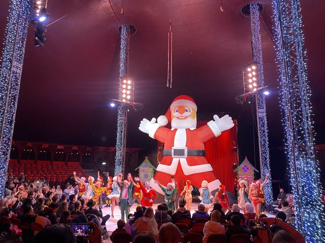 🎄 London's Magical Frosty Fiesta ❄️
