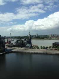 Antwerp is the city of the thrown hand. 