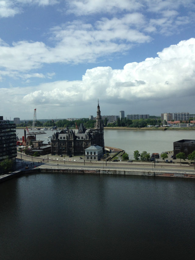 Antwerp is the city of the thrown hand. 