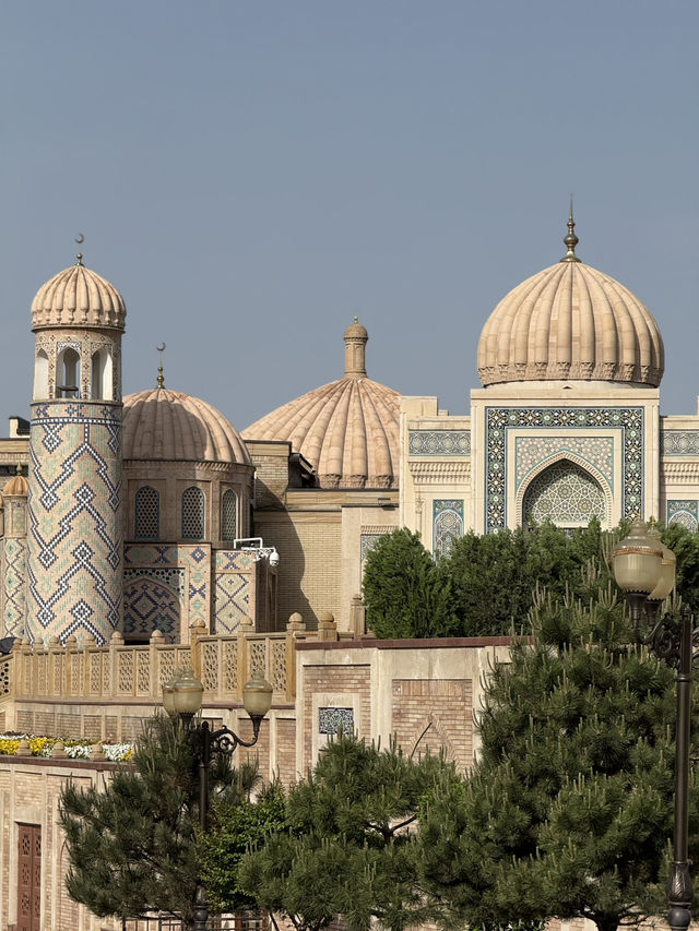Spring Serenity at Hazrat Khizr Mosque