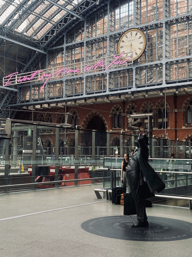 St. Pancras – Where Romance Meets Travel