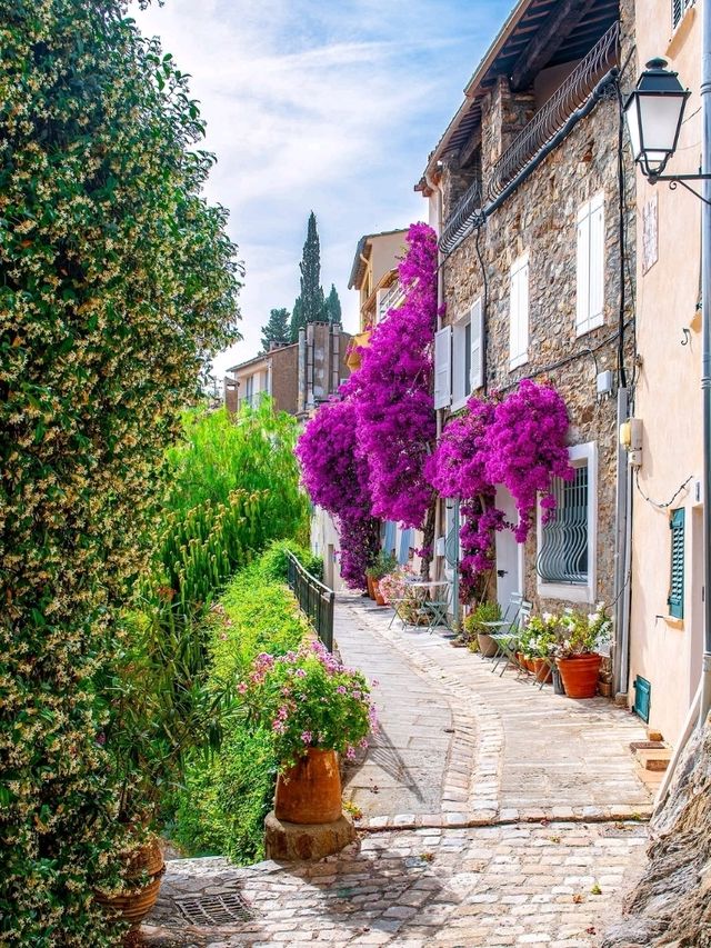 🏡 Stone by Stone, Sky by Sky – Grimaud, Côte d’Azur, France