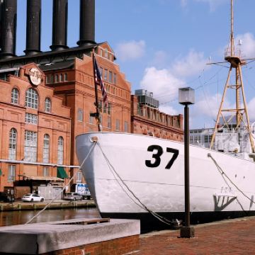 ล่องเรือผ่านเมืองแห่งเสน่ห์: ล่องเรือสำราญ Inner Harbor ของเมืองบัลติมอร์