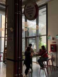 Stay in ANDA Venice Hostel, save money