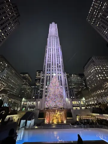 🌃 The Capital of Christmas