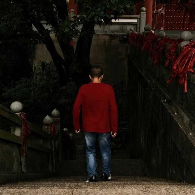 Climbing to Tranquility – The Stairway to Yushan’s Taoist Temple 🏯✨