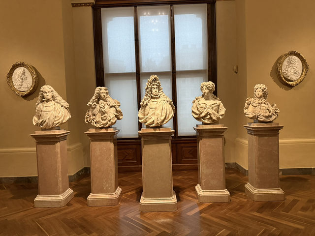 Vienna: A City That Feels Like Walking Through a Masterpiece ✨ Vienna: A City That Feels Like Walking Through a Masterpiece ✨