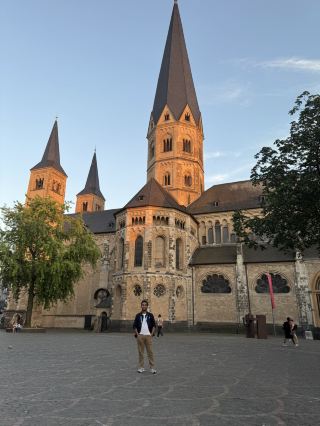 Bonn City Center: Everything at Your Fingertips 🏙️☕️