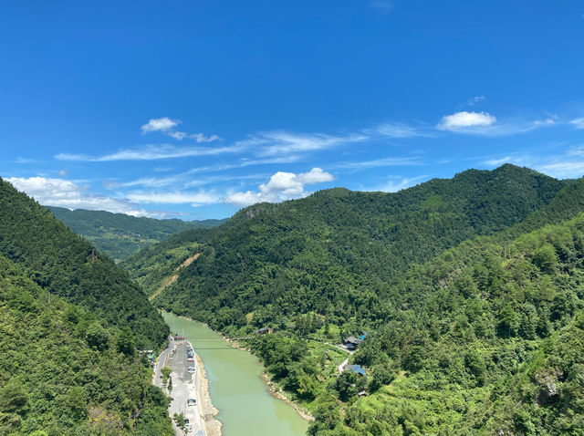 山裡空氣太棒了，人也很少