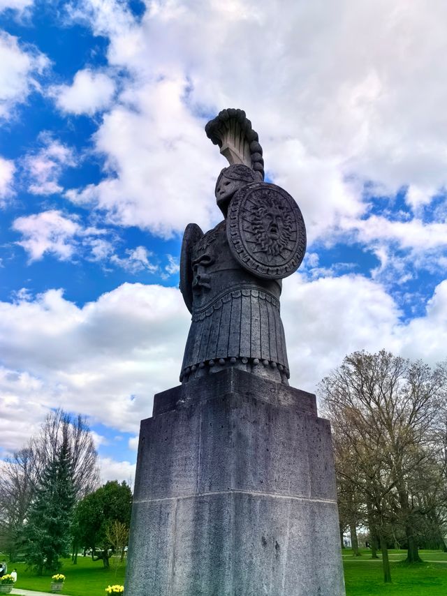 昆士頓高地公園：為紀念美加昆士頓高地戰役設立的國家歷史遺蹟地