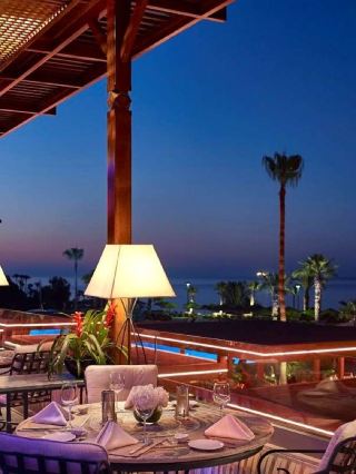 🌟 Limassol Luxe: Four Seasons Hotel's Upgraded Eats & Views 🌟