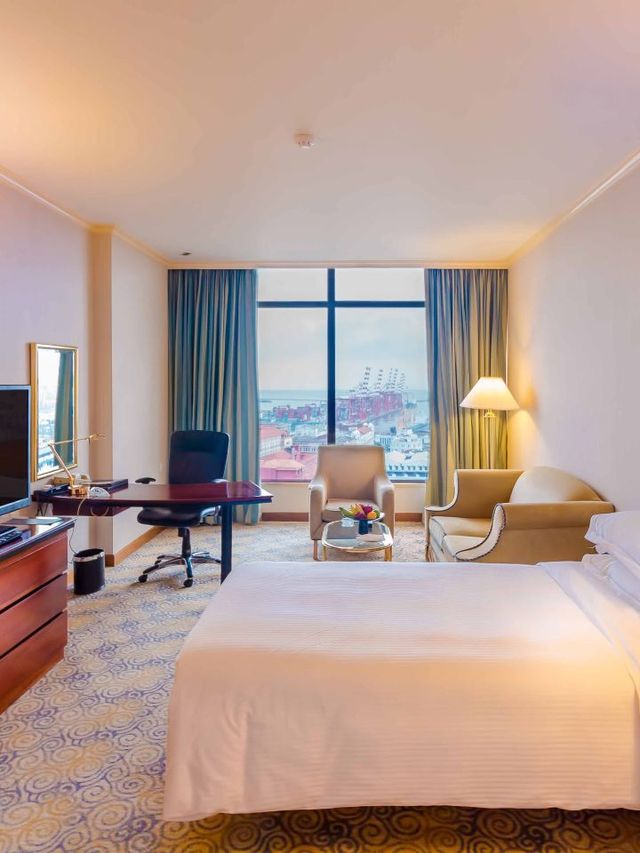 🌟 Colombo's Coastal Comfort: Hilton Colombo Revealed 🌟