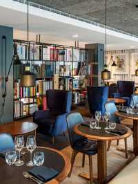 🏨✨ Manchester Marvel: Luxe Stays & City Views 🌆