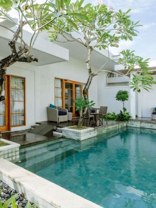 🌴✨ Bali Bliss: Seminyak's Samaya Hotel Scoop 🌅🍽️