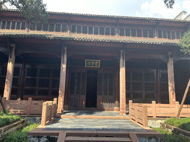 白鷺洲書香濃郁。
