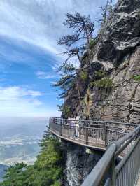 天岳幕阜山，負離子大氧吧。