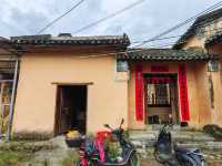 廣西鹿寨仁里屯鄧氏堂祠。