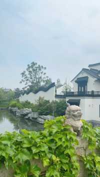 難怪古代的皇帝俠客都愛來江南，這裡實在太美了。