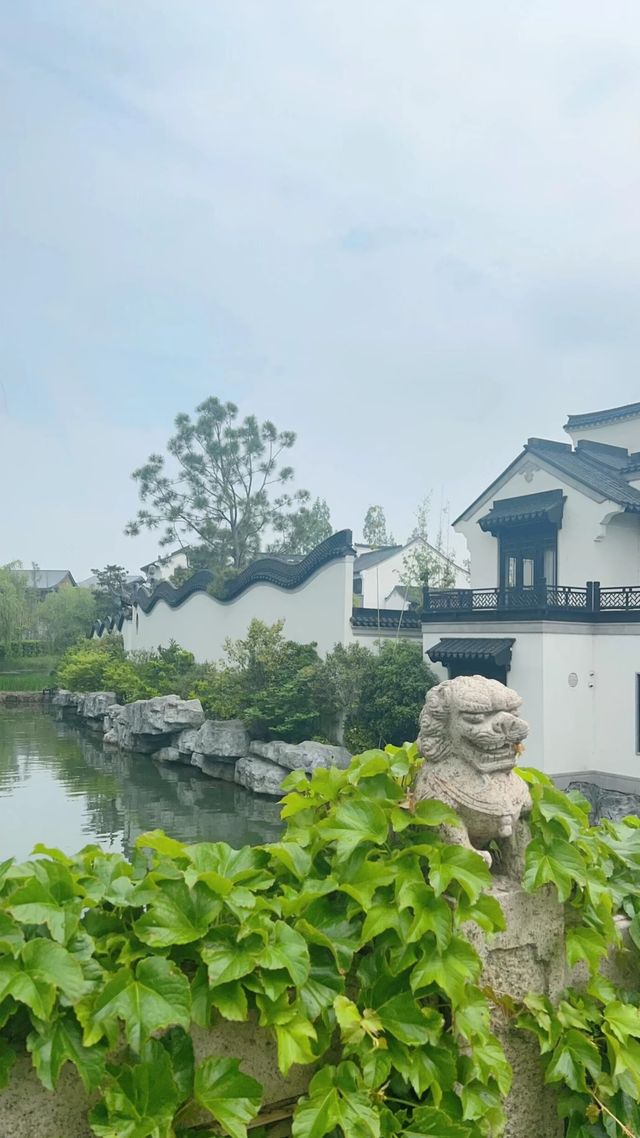 難怪古代的皇帝俠客都愛來江南，這裡實在太美了。