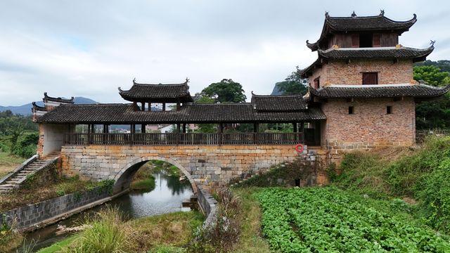 廣西富川茅家村青龍風雨橋。