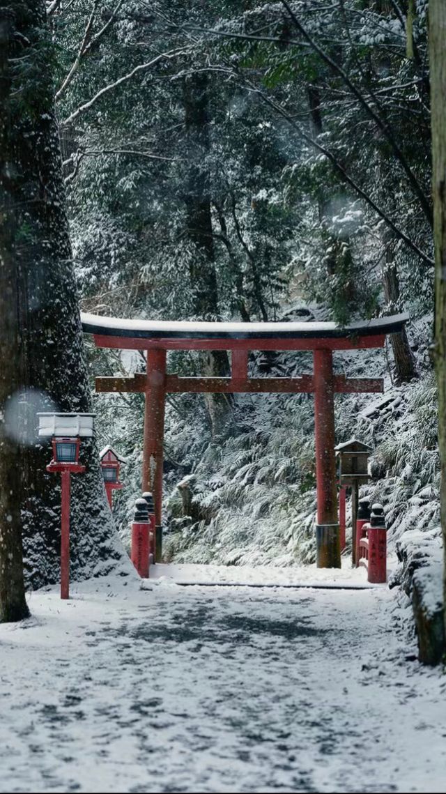 《北海道：夢幻之境的冰雪與浪漫之旅》。