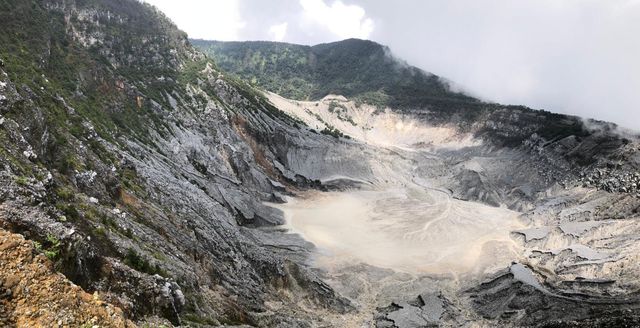 獨特火山體驗！玩轉印尼萬隆覆舟火山。