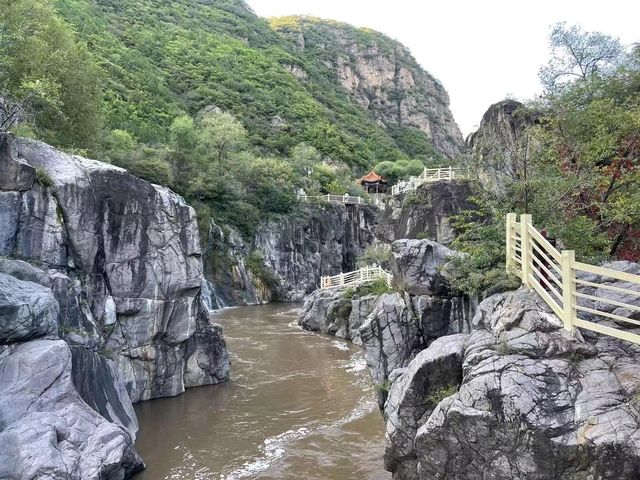 烏龍峽谷