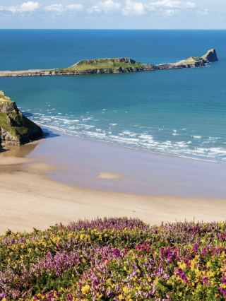 A romantic destination with an official seal of approval, Rhossili Bay is waiting for you