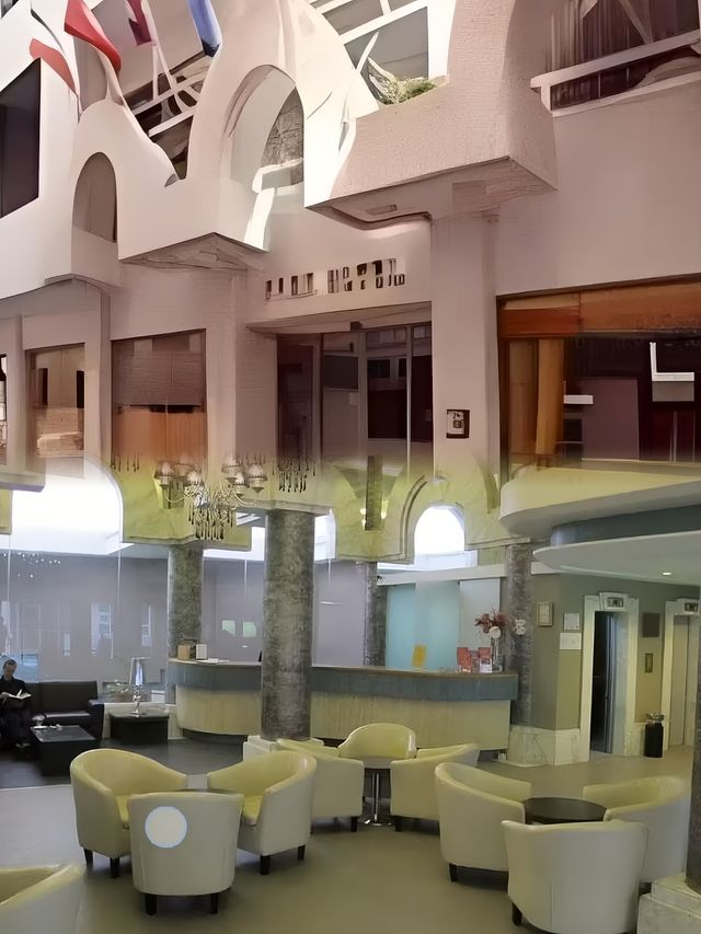 斯利馬萬豪中庭酒店：奢華與舒適的完美融合