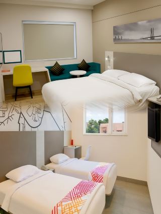 This hotel is amazing! It's so comfortable, I'll definitely be back.